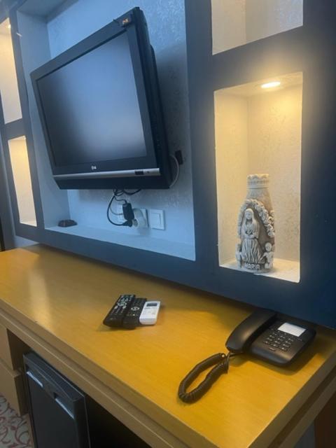 Uenaten Otel Gaziemir Luaran gambar
