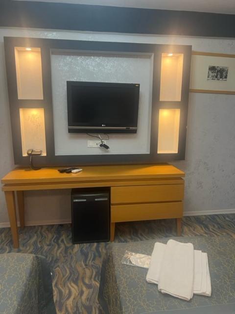 Uenaten Otel Gaziemir Luaran gambar
