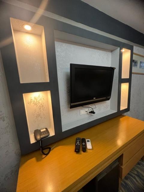 Uenaten Otel Gaziemir Luaran gambar